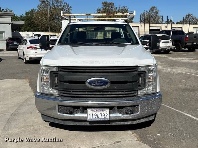 Image of Ford F-250 equipment image 1