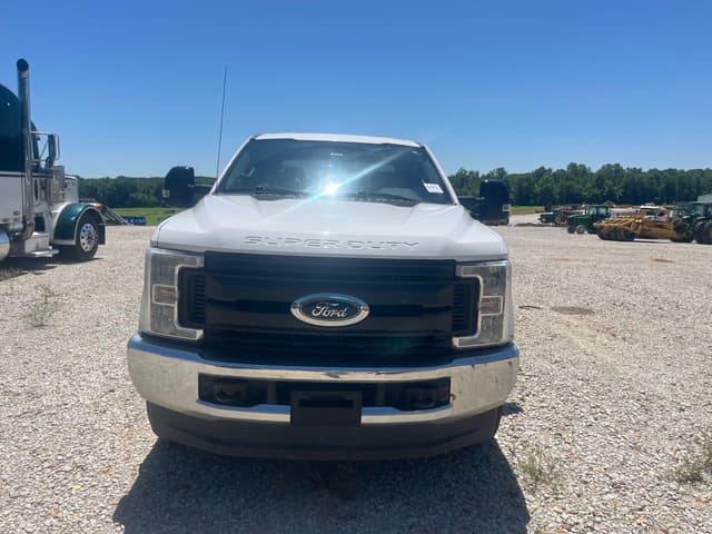 Image of Ford F-250 equipment image 2