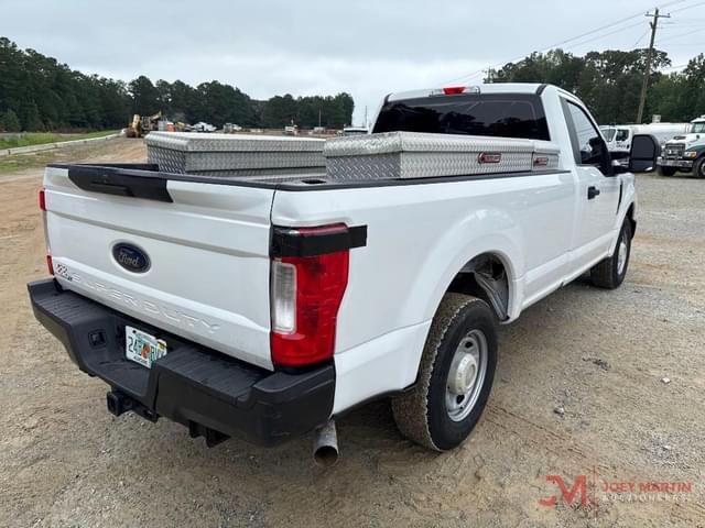 Image of Ford F-250 equipment image 1