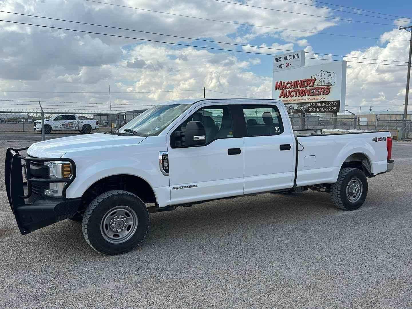 2018 Ford F-350 Equipment Image0