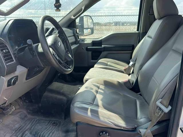 Image of Ford F-350 equipment image 4