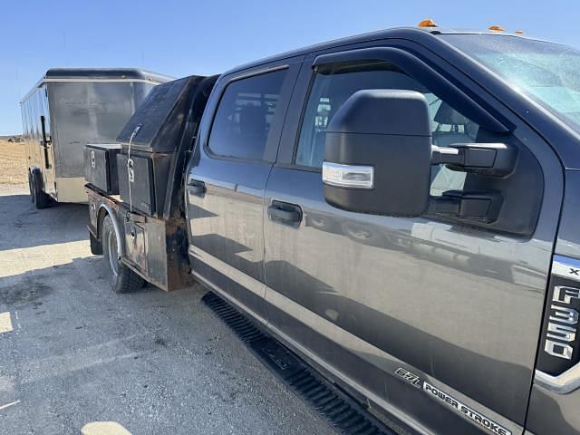 Image of Ford F-350 equipment image 4