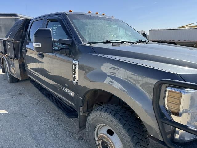 Image of Ford F-350 equipment image 3