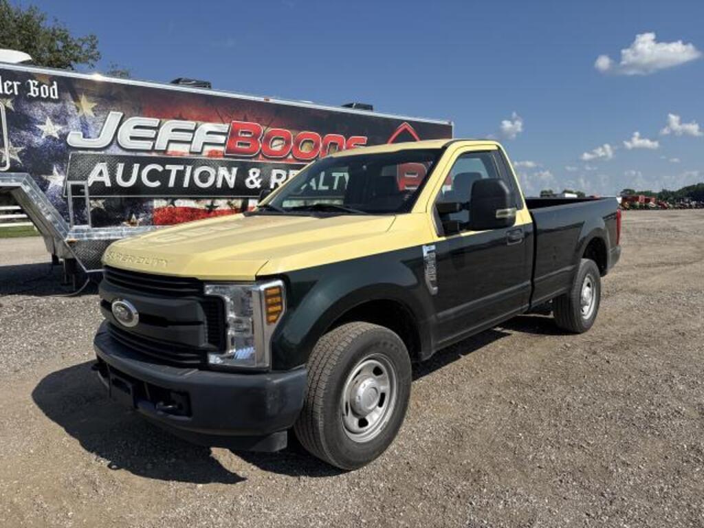 Image of Ford F-350 Primary image