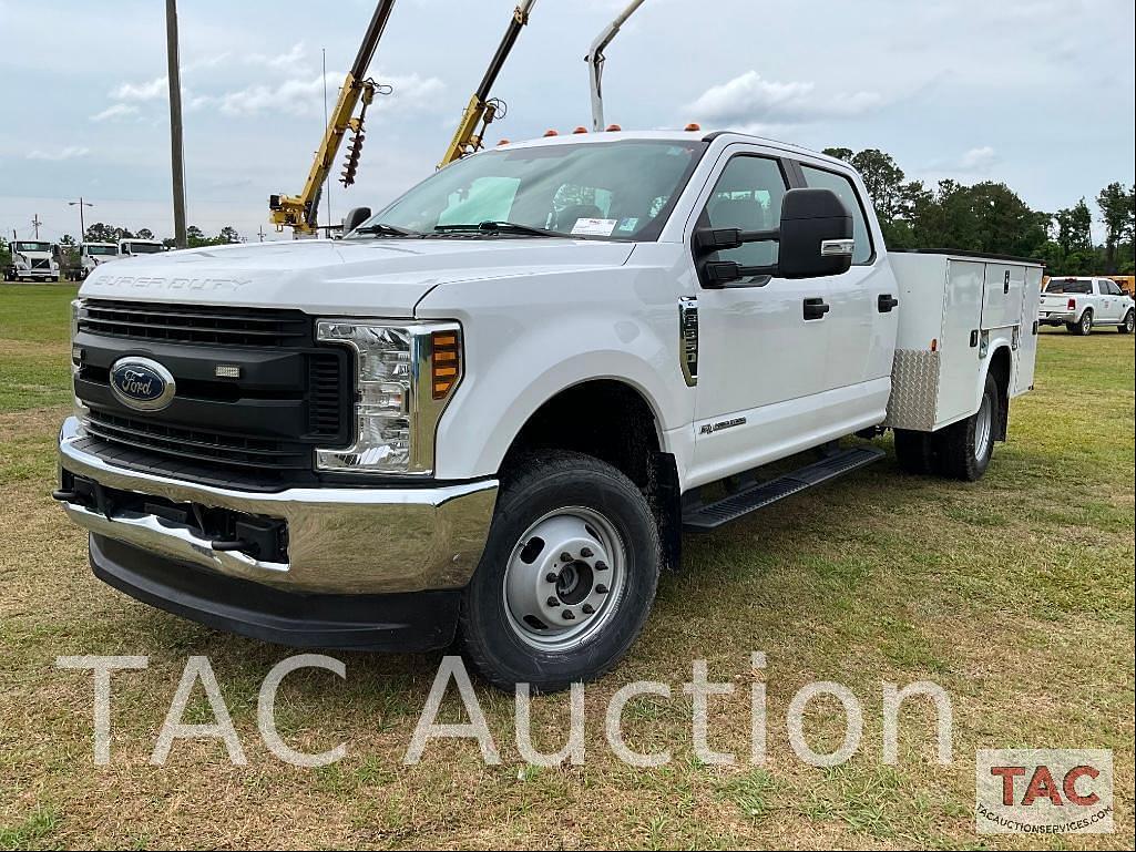 Image of Ford F-350 Primary image