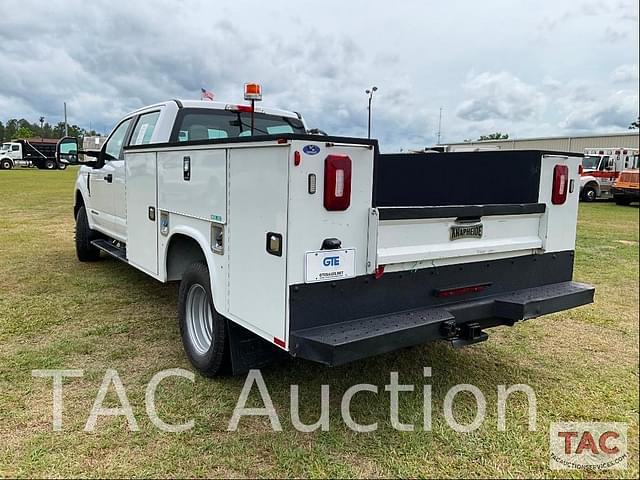 Image of Ford F-350 equipment image 2