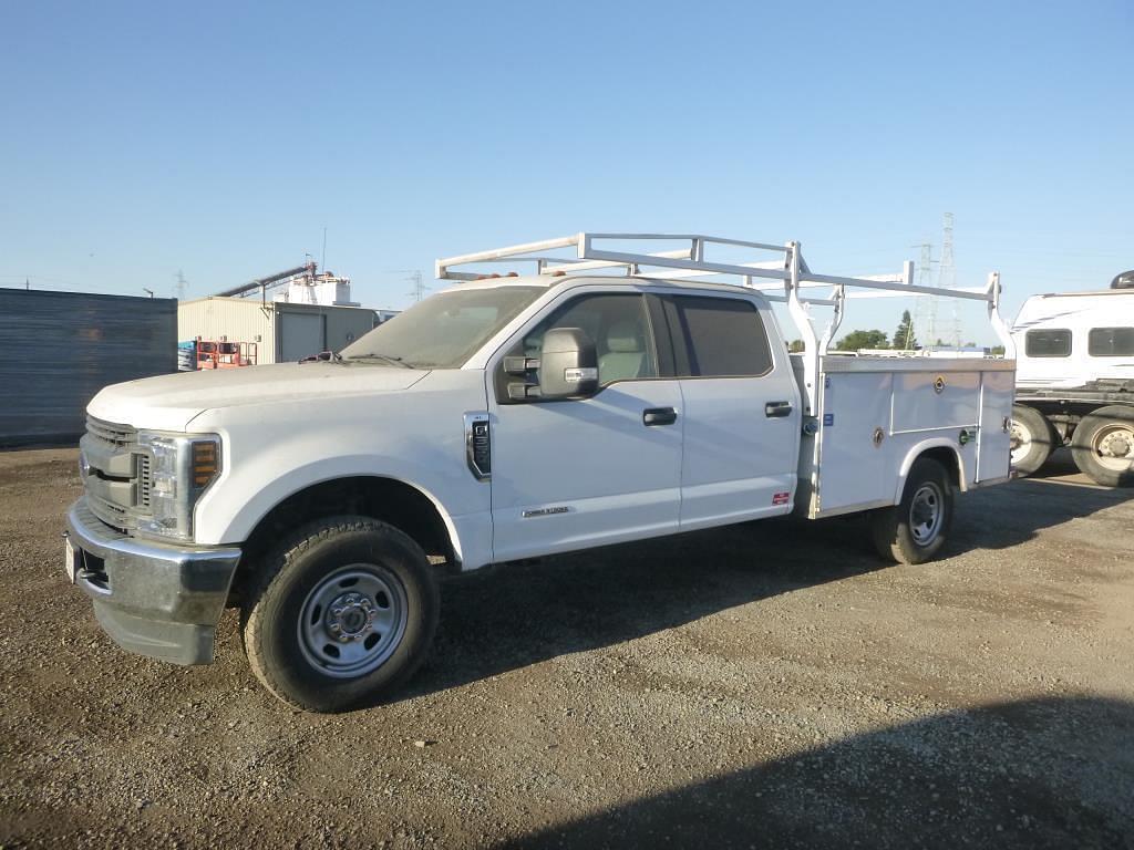 Image of Ford F-350 Primary image