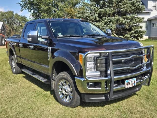 Image of Ford F-350 equipment image 2