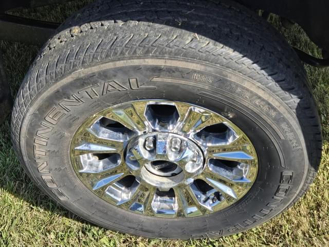 Image of Ford F-350 equipment image 3