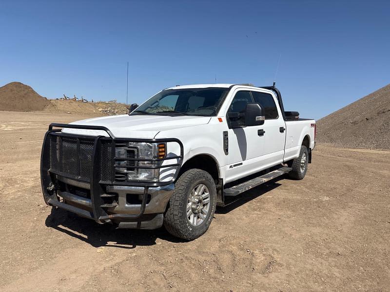 Image of Ford F-350 Primary image
