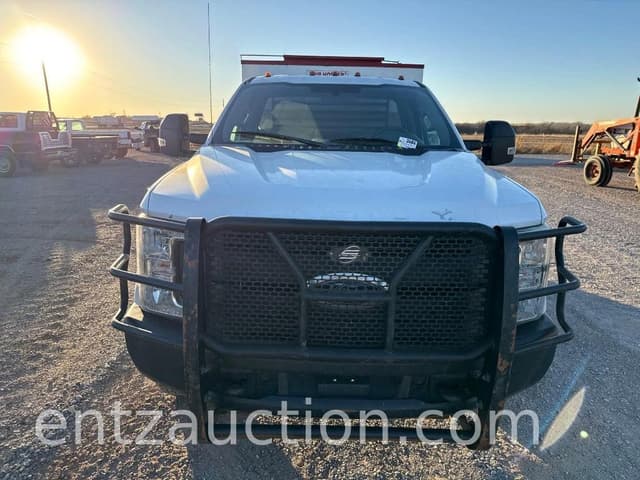 Image of Ford F-350 equipment image 4