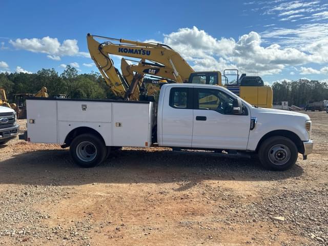 Image of Ford F-350 equipment image 2