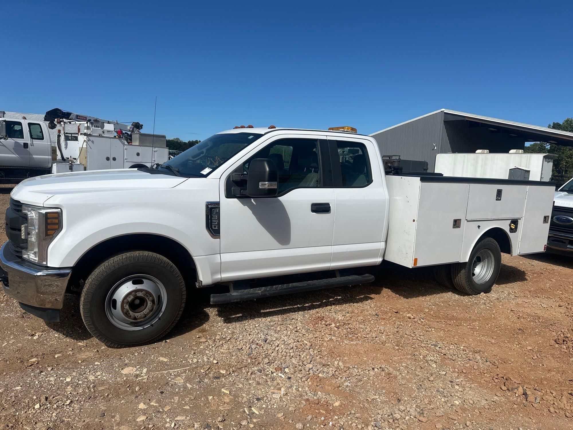 2018 Ford F-350 Equipment Image0