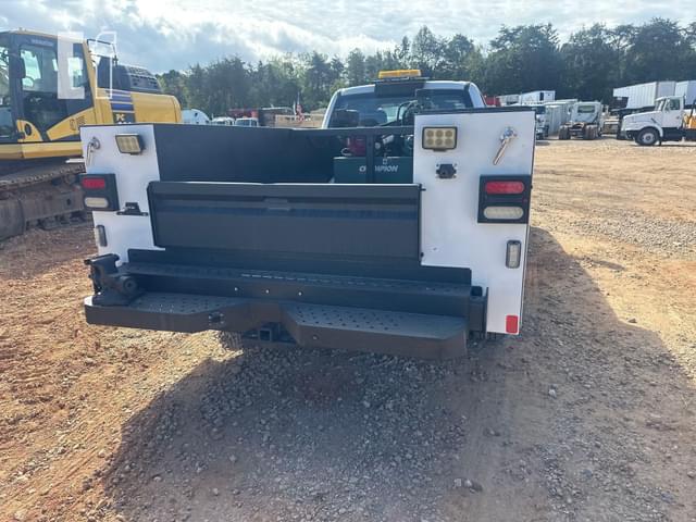 Image of Ford F-350 equipment image 4