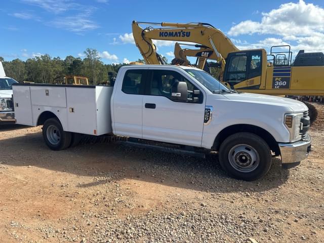 Image of Ford F-350 equipment image 1