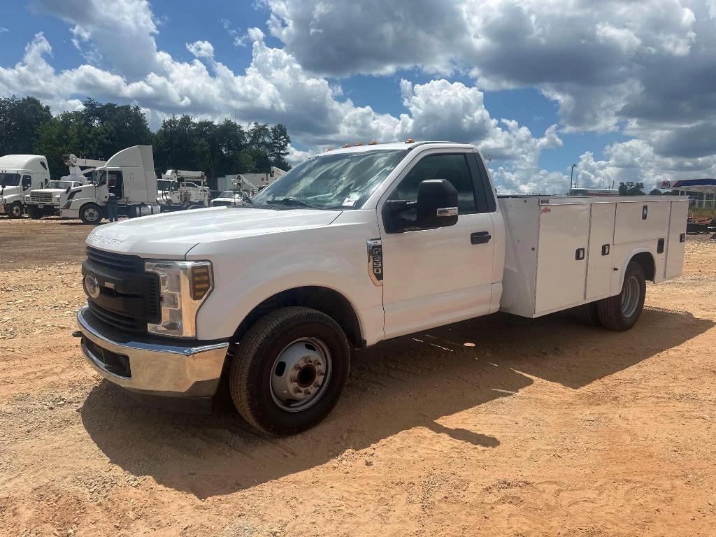 Image of Ford F-350 Primary image