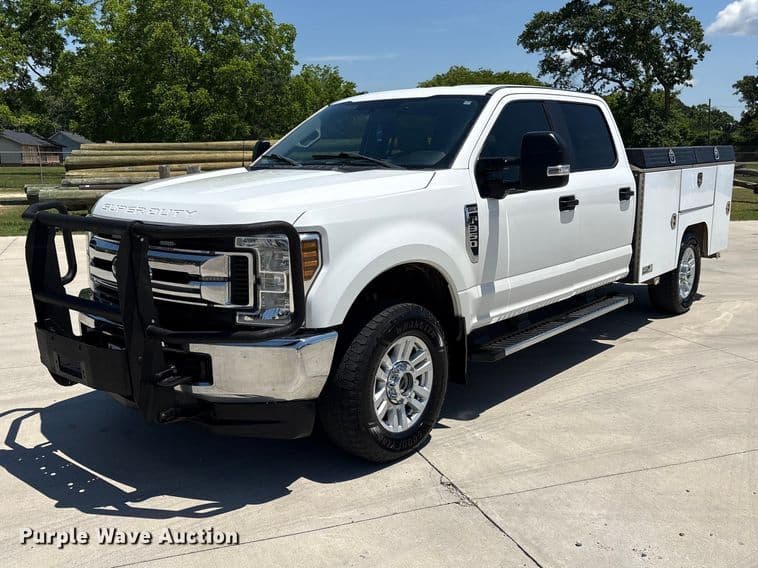 Image of Ford F-350 Primary image