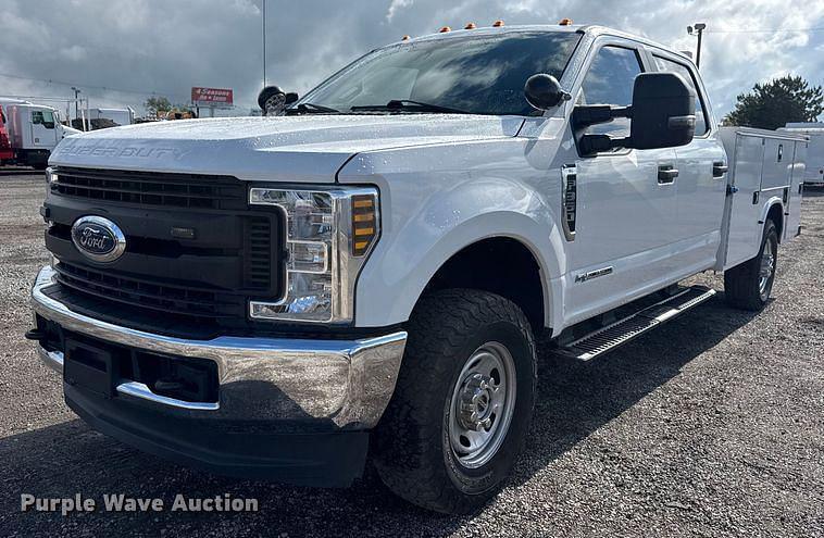 Image of Ford F-350 Primary image