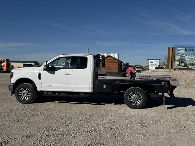 Image of Ford F-350 equipment image 2