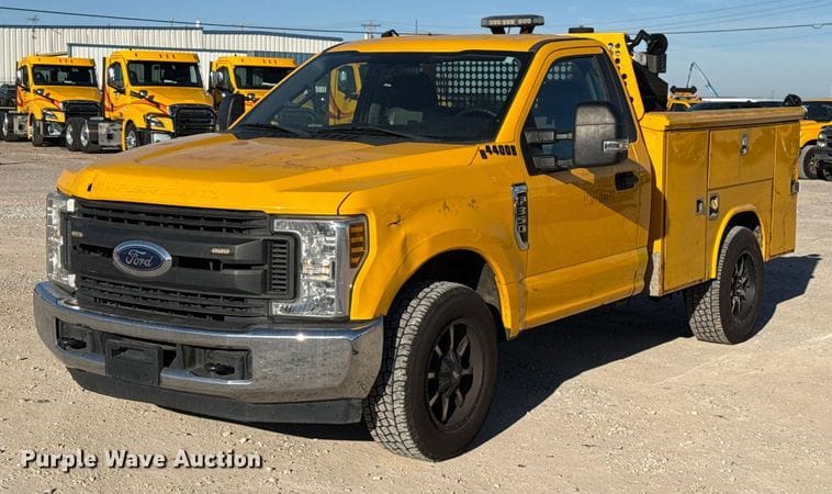 2018 Ford F-350 Equipment Image0
