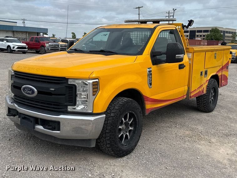 2018 Ford F-350 Equipment Image0