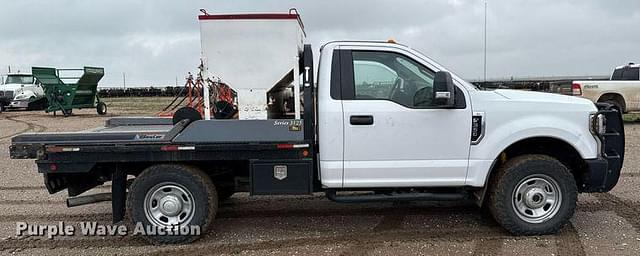 Image of Ford F-350 equipment image 3