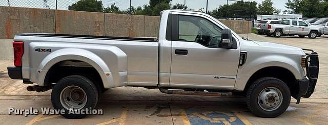 Image of Ford F-350 equipment image 3