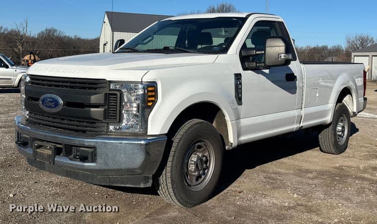 Image of Ford F-350 Primary image