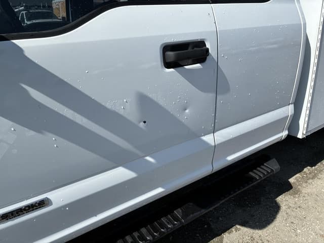 Image of Ford F-350 equipment image 4