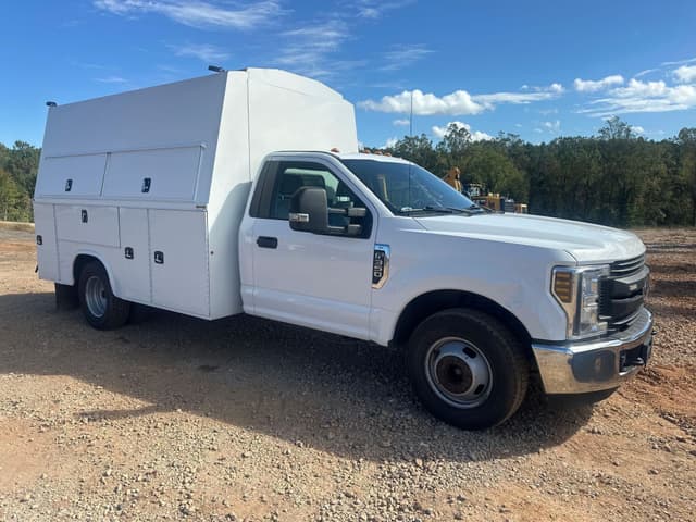 Image of Ford F-350 equipment image 1