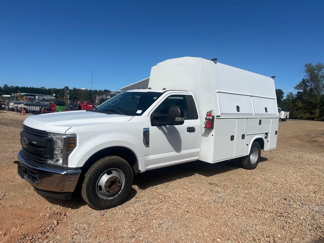 Image of Ford F-350 Primary image