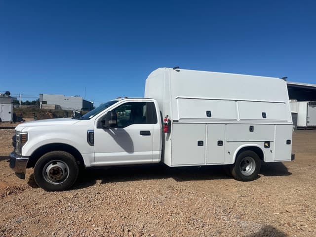 Image of Ford F-350 equipment image 3