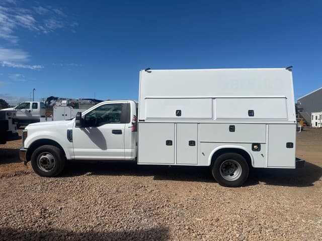 Image of Ford F-350 equipment image 4