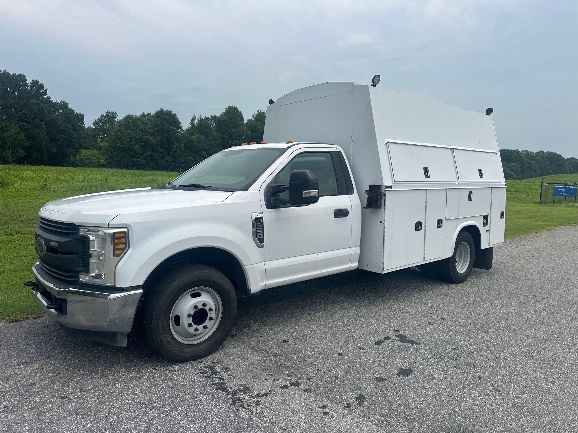 2018 Ford F-350 Equipment Image0