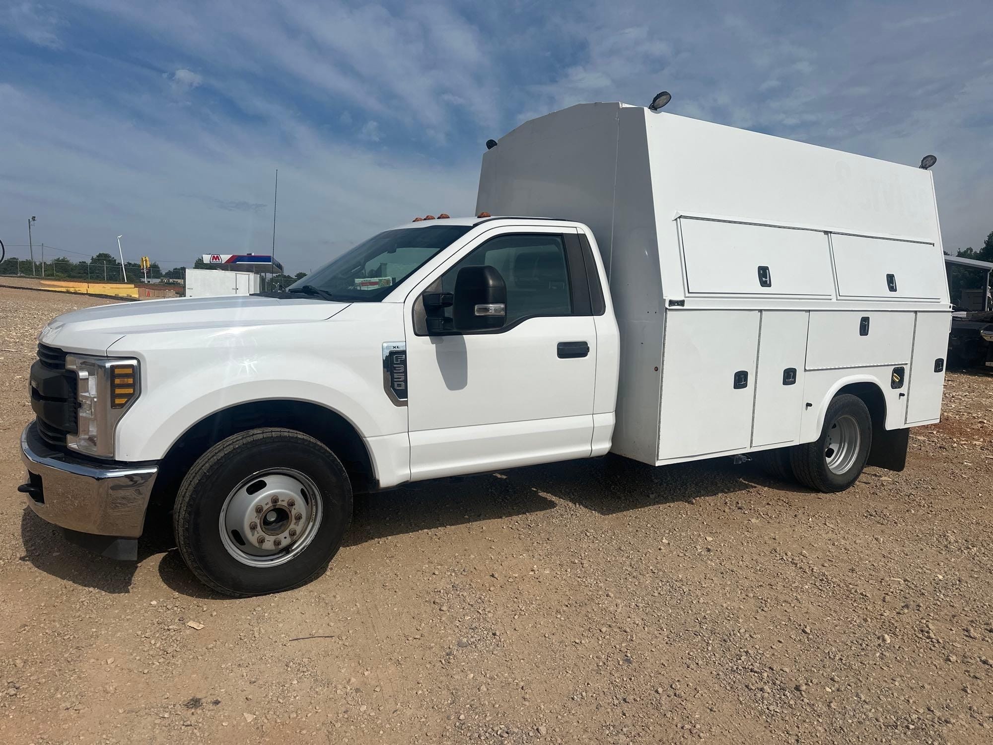 2018 Ford F-350 Equipment Image0