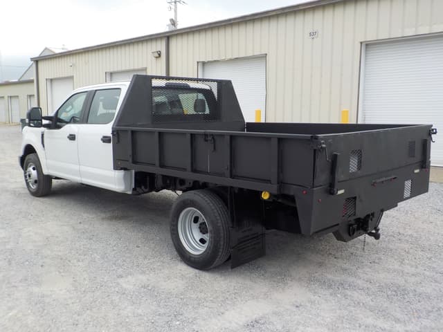 Image of Ford F-350 equipment image 3