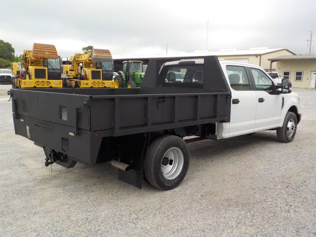 Image of Ford F-350 equipment image 2