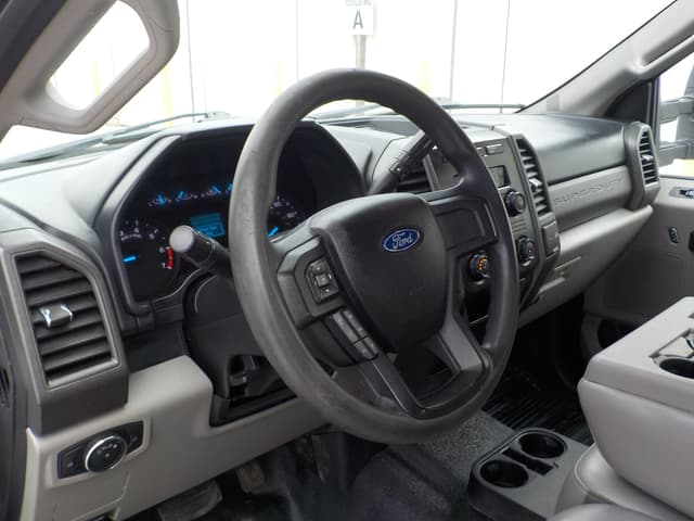Image of Ford F-350 equipment image 4