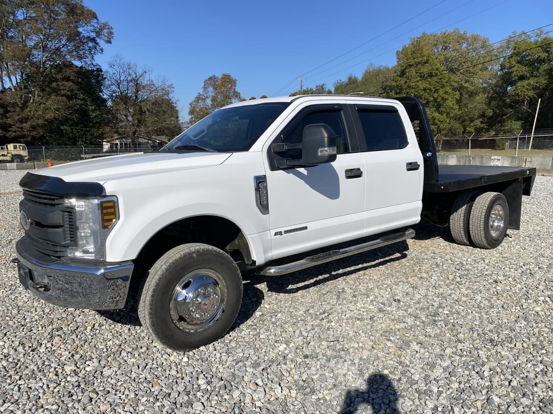 Image of Ford F-350 Primary image