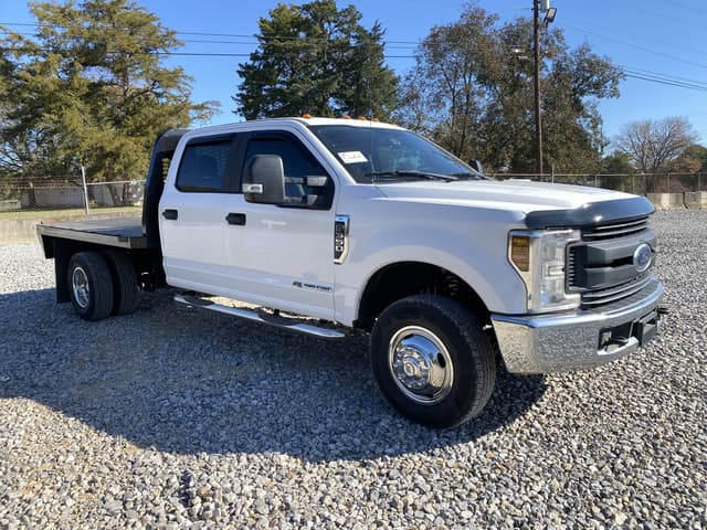 Image of Ford F-350 equipment image 3