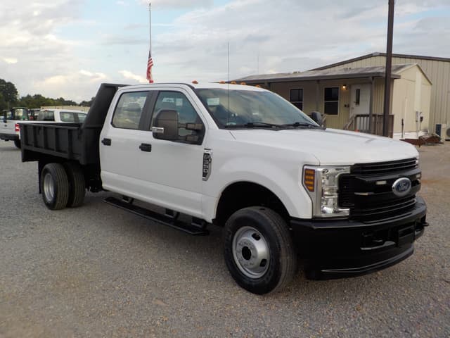 Image of Ford F-350 equipment image 1