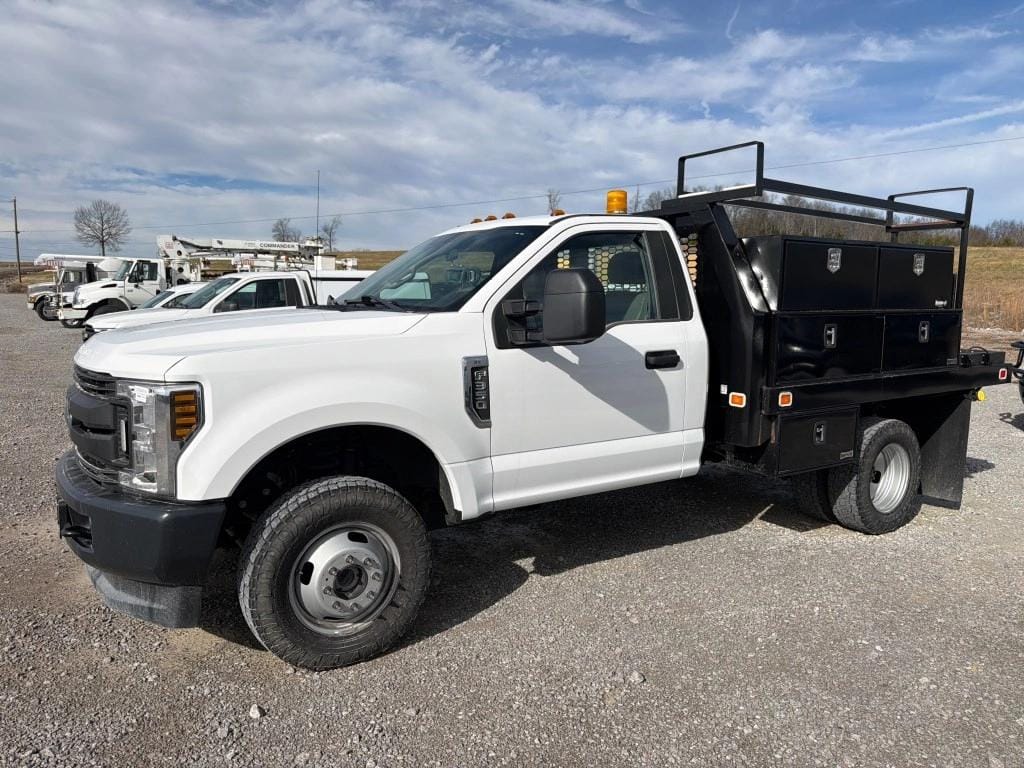 2018 Ford F-350 Equipment Image0