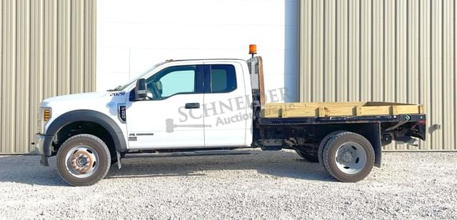 Image of Ford F-450 equipment image 3