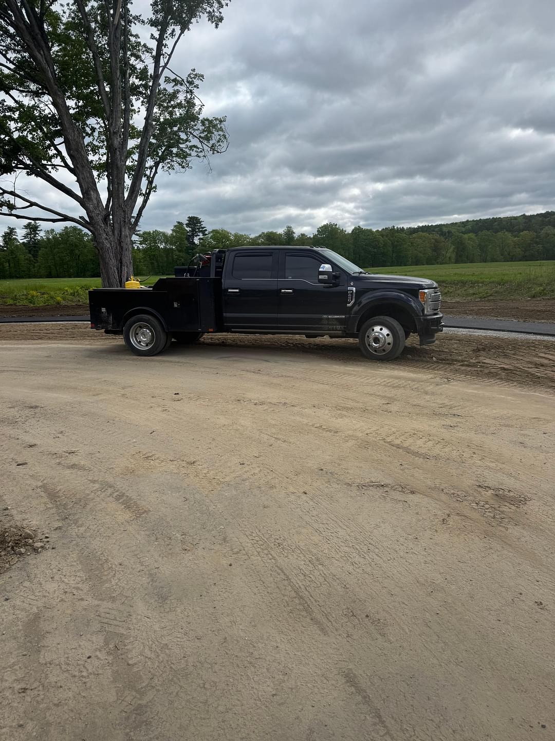 Image of Ford F-450 Primary Image
