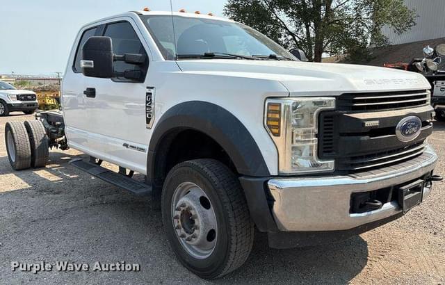 Image of Ford F-450 equipment image 2