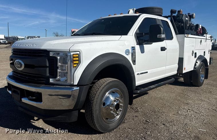 2018 Ford F-450 Equipment Image0