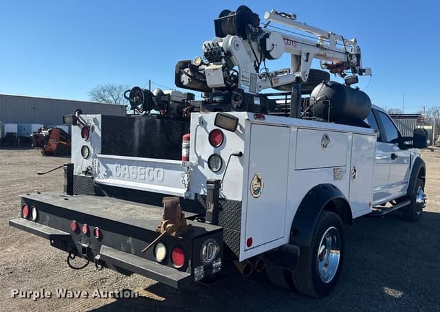 Image of Ford F-450 equipment image 4