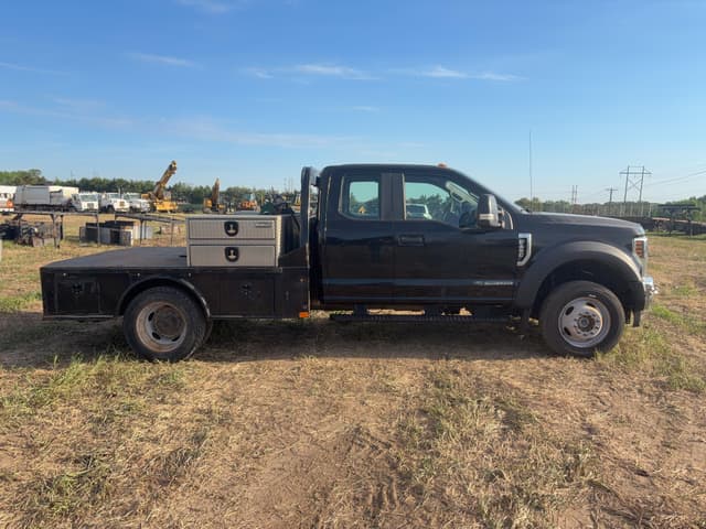 Image of Ford F-450 equipment image 4