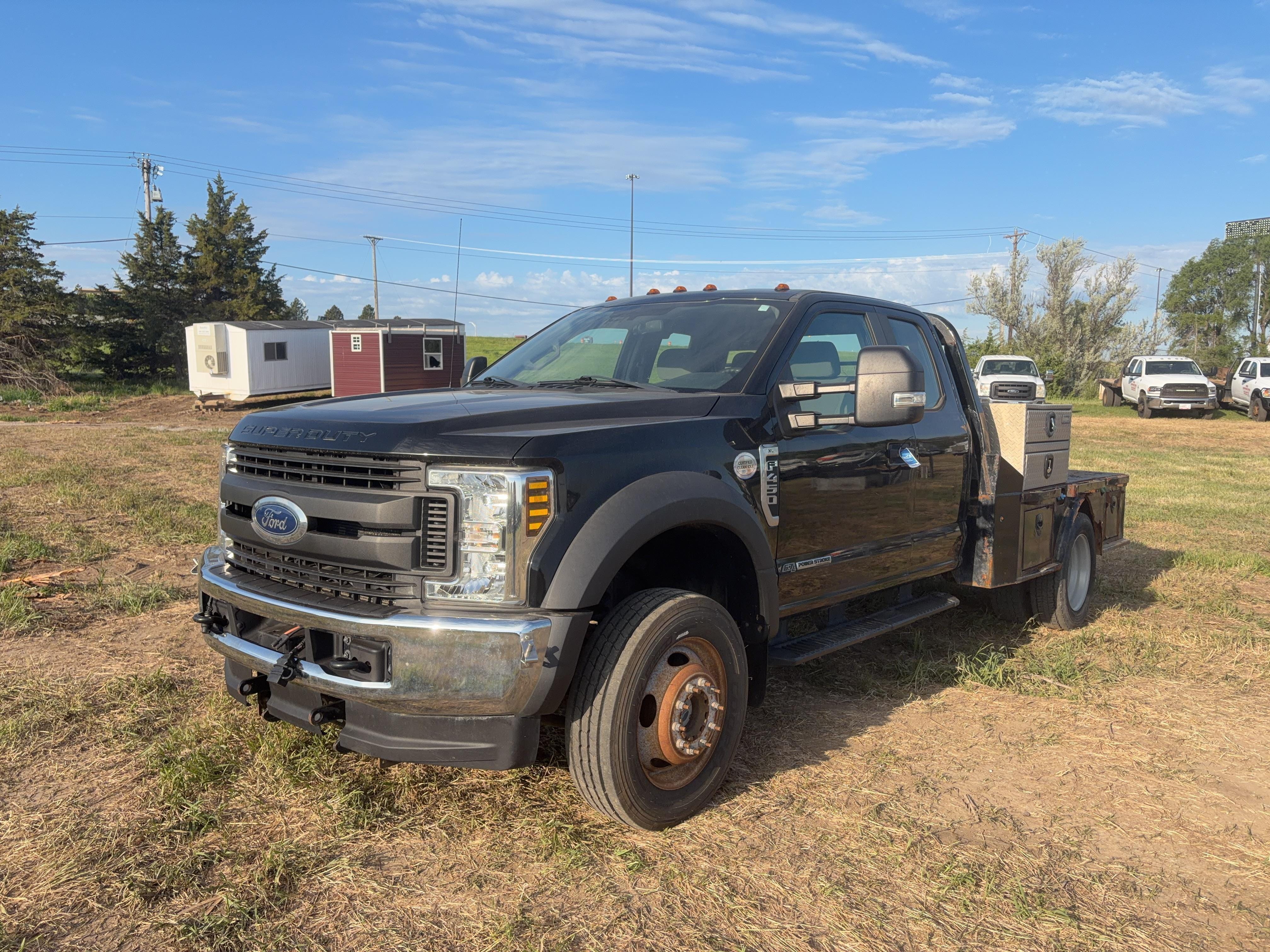 2018 Ford F-450 Equipment Image0