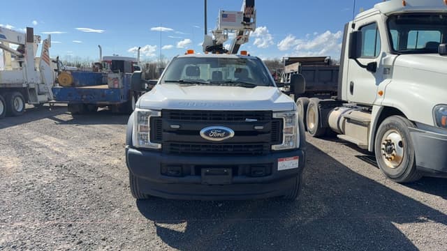 Image of Ford F-550 equipment image 1